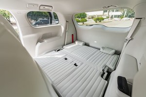 เบาะนั่งปรับได้สำหรับรถยนต์ Kia Carnival Toyota siinnova - Product Image 5