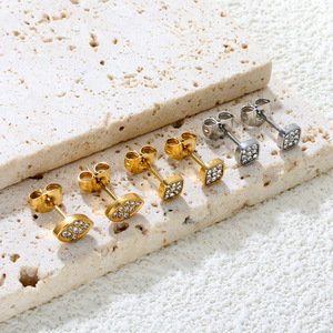 ต่างหูสแตนเลสไมโครไดมอนด์ทรงสี่เหลี่ยมสำหรับผู้หญิงของขวัญเครื่องประดับการออกแบบทางเรขาคณิตขนาดเล็กประณีตสไตล์ยุโรป - Product Image 1