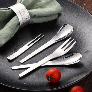 304 thép không gỉ <span class=keywords><strong>Flatware</strong></span> <span class=keywords><strong>Set</strong></span> búa món tráng miệng ngã ba và muỗng thiết kế sáng tạo trở lại trường học tái sử dụng cho cà phê Ice Cream - Product Image 4