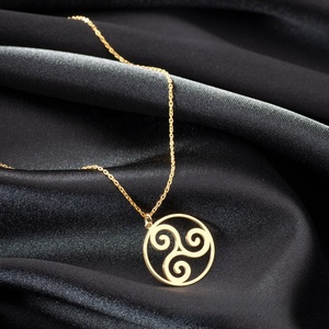 Collier en acier inoxydable Teen Wolf Triskele, symbole de spirale triple, collier Teen Wolf Triskele - Product Image 5