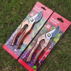 กรรไกรตัดแต่งกิ่งไม้สีบรอนซ์ Mountain Vine ขนาด 20 มม. สำหรับตัดแต่งต้นไม้ผลไม้และดอกไม้ - Product Image 1