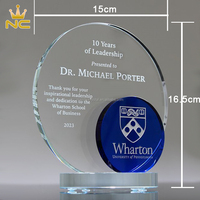 Plaque en cristal ronde personnalisée pour récompense de leadership avec base ovale