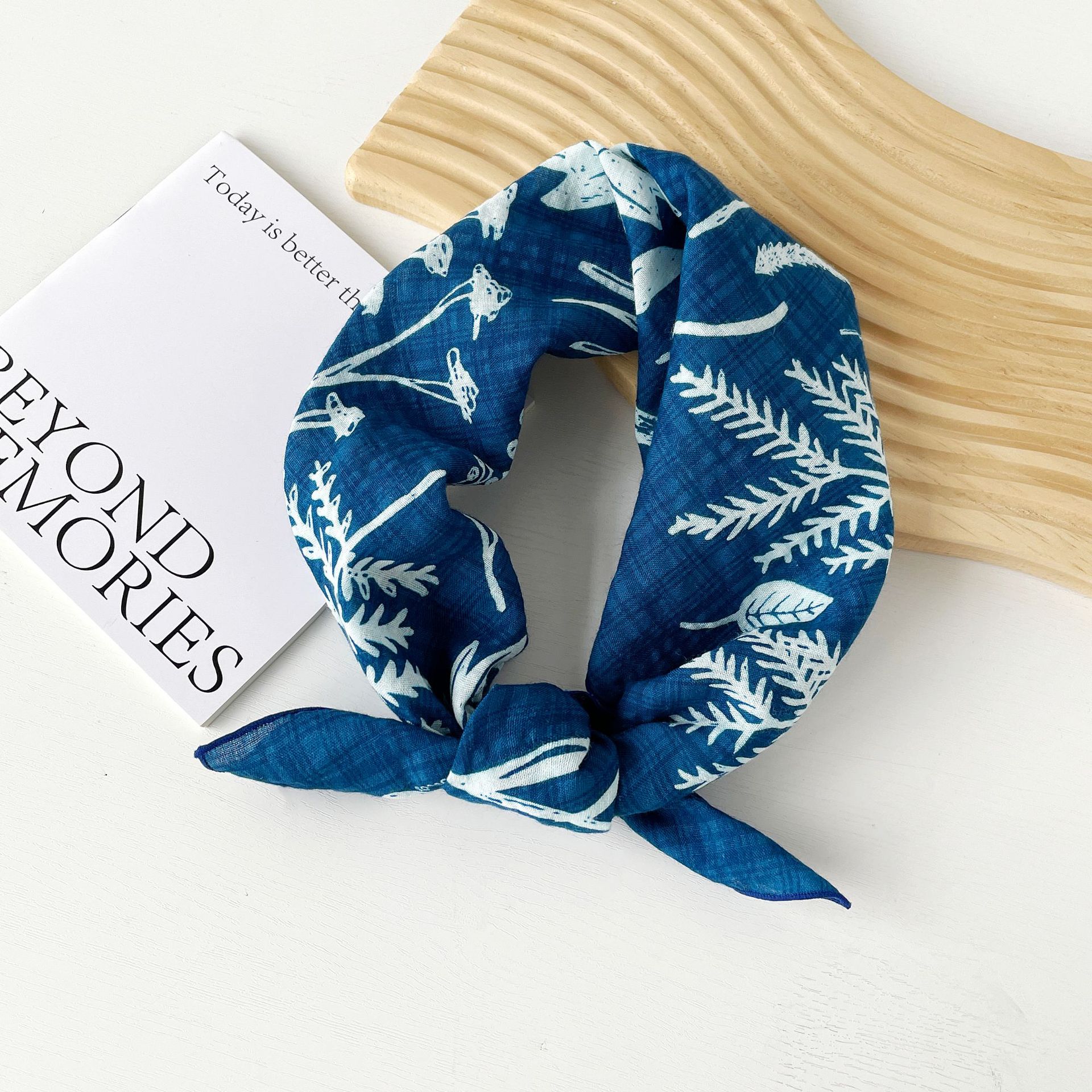 Feuille bleue