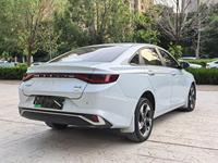 Подержанный автомобиль 2022 Geely Emgrand L HiP 1.5TD-DHT Pro, 100 км пробега, седан, левый руль, PHEV, 181 л.с., запас хода на электротяге 100 км, отличное состояние