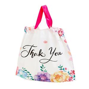 กระเป๋าถือพลาสติกกล่องช้อปปิ้งแบบหดได้โลโก้ออกแบบได้ตามต้องการ - Product Image 4