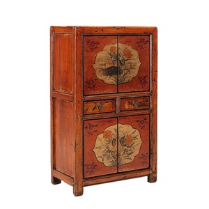 Mueble de Almacenamiento Chino Antiguo Clásico Decorado con Flores Pintadas a Mano - Product Image 1
