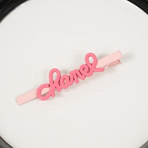 Fábrica GRATIS PERSONALIZADO Colorido Rhinestone Carta <span class=keywords><strong>Palabras</strong></span> Plata Cabello Bobby Pins Diamante Oro Cabello Bobby Clips - Product Image 4