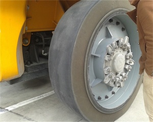 Pneu plein à pression 40x16x30 40*16*30 30 pouces pour pont roulant, remorque d'aéroport, usage intensif - Product Image 4