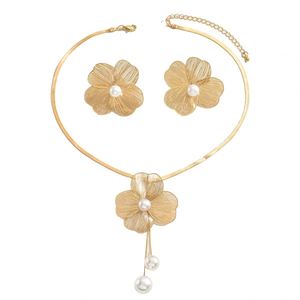 Parure Collier et Boucles d'Oreilles Polyvalente en Alliage Ornée de Perles Florales pour Femme, Durable, Étanche, Toutes Saisons, Style Européen Transfrontalier - Product Image 3
