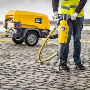 Compresor de Aire Portátil de Tornillo AC Cummins de 100 psi y 6.9 bar para Construcción de Carreteras - Product Image 2