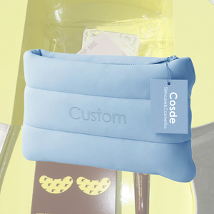 Bolsa Organizadora de Maquillaje Acolchada Personalizada de Fábrica, Color Amarillo Mantequilla, Bolsa de Almacenamiento de Neopreno con Burbujas, Bolsa de Aseo - Product Image 4