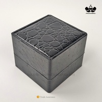 Petite boîte à bagues d'emballage cadeau de bijoux recouverte de cuir artificiel de crocodile marron personnalisée