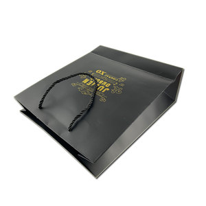 Tùy chỉnh lá vàng dập logo Túi giấy màu đen Tote với tay cầm ruy băng cho quà tặng bao bì trang sức - Product Image 5