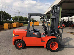 À vendre : <span class=keywords><strong>Chariot</strong></span> <span class=keywords><strong>élévateur</strong></span> pneumatique chinois LG38DT, 3 <span class=keywords><strong>tonnes</strong></span> - Product Image 1