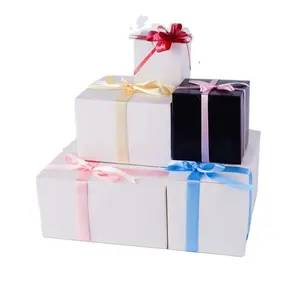 Kotak hadiah Natal logo kustom kotak hadiah Kraft lipat kotak kemasan kertas