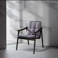Chaise de salle à manger moderne et confortable VL avec accoudoirs, rembourrée, en bois, pour hôtel, restaurant, salon et loisirs