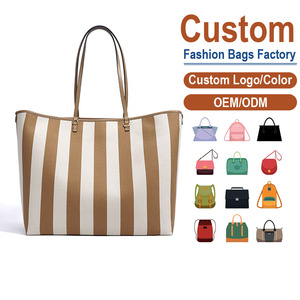 Sac à bandoulière en cuir pleine fleur véritable, design vertical à larges rayures, bordure mate effet brume douce, personnalisation disponible - Product Image 1