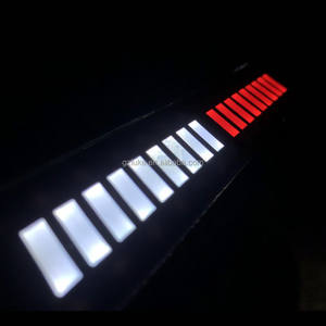 Emblème de calandre de voiture personnalisé avec logo <span class=keywords><strong>lumineux</strong></span>, lumières décoratives LED, accessoires extérieurs universels - Product Image 3