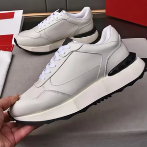 รองเท้าวิ่งกีฬาคุณภาพสูงสำหรับผู้ชายและผู้หญิง ดีไซน์หรูหรา พื้นหนา สไตล์ลำลอง เดินสบาย ทันสมัย ทำจากหนัง - Product Image 3