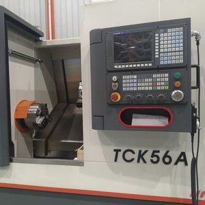 Moteur universel horizontal TCK56A pour tour, à broche unique, de moyenne capacité, haute précision et économe en énergie pour le travail des métaux - Product Image 2