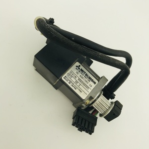 ฮิตาชิ GXH-1S เซอร์โวมอเตอร์สำหรับหัววางตำแหน่ง 6301273624 630 127 3624 4M150203 KYK-M8614-000 44M1500203 HC-AQ0136S-S4 มอเตอร์ AC-SERVO - Product Image 2