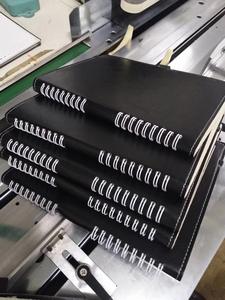 Máquina automática formadora de alambre de doble <span class=keywords><strong>bucle</strong></span> Maquinaria formadora de alambre <span class=keywords><strong>en</strong></span> espiral de doble anillo Máquina para <span class=keywords><strong>hacer</strong></span> Alambre de encuadernación - Product Image 4