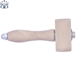 19cm <span class=keywords><strong>de</strong></span> piel <span class=keywords><strong>de</strong></span> vaca <span class=keywords><strong>de</strong></span> martillo mazo <span class=keywords><strong>de</strong></span> madera Leathercraft <span class=keywords><strong>de</strong></span> martillo <span class=keywords><strong>de</strong></span> grabado <span class=keywords><strong>de</strong></span> martillo <span class=keywords><strong>de</strong></span> herramientas envío gratuito - Product Image 6