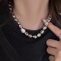 Collier ras du cou polyvalent pour femme, style hip-hop haut de gamme, avec perles irrégulières exagérées, accessoires