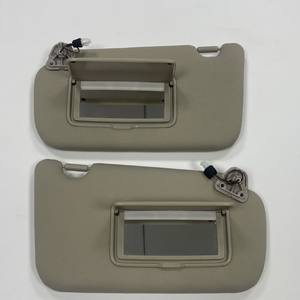 Pare-soleil Nissan 96401-3SG8A Beige avec éclairage, monté sur le toit, pour Sentra 2013-2019 - Product Image 2