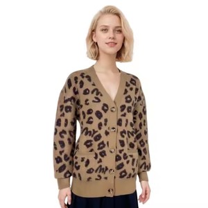 Maglione personalizzato da <span class=keywords><strong>donna</strong></span> <span class=keywords><strong>maglia</strong></span> <span class=keywords><strong>maglia</strong></span> di alta qualità con scollo a V di lana maglione Oversize vestiti alla moda con stampa a <span class=keywords><strong>maglia</strong></span> cardigan maglione leopardato - Product Image 3