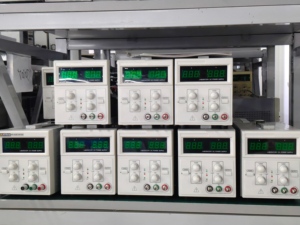 Alimentation linéaire de haute précision MATRIX MPS-3010D+ 30V 10A 300W à sortie unique, rendement de 85%, entrée universelle pour utilisation en laboratoire - Product Image 3