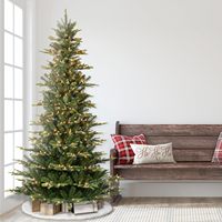 Sapin de Noël artificiel en sapin aspen mince pré-éclairé de 1,2 à 2,7 m avec 450 lumières LED blanc chaud et pointes de branches réalistes et denses