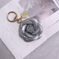 Porte-clés lampe torche classique, ornement suspendu, pendentif pour sac à dos, accessoire en cuir, pendentif fleur, pendentif en daim, tendance
