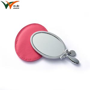 Miroir de poche ovale compact moderne et élégant en PU avec poignée pour la vente au détail - Product Image 5