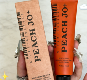 Crème pour les mains minimaliste PEACH JO+ Peach Blossom Pro-Xylane, parfum Musc Blanc, pour hydrater et parfumer la peau des femmes - Product Image 2