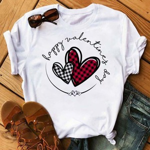2025 T-<span class=keywords><strong>shirt</strong></span> à manches courtes décontracté et confortable de haute qualité pour la Saint-Valentin imprimé en forme de coeur pour femmes - Product Image 2