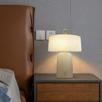 Lampe de table LED moderne de luxe en marbre, corps en résine, design simple, pour hôtel, villa, salon, chambre à coucher, chevet, décoration, lampe de table en albâtre
