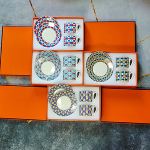 Juego de Tazas y Platos de Cerámica Europea Energetic, 2 Tazas y Plato, Porcelana Fina, Decoración para el Hogar, para Té de la Tarde, para Regalos - Product Image 1