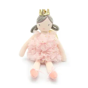 Vendita calda principessa bambola di peluche angelo una collezione di fata angelo elegante gonna abito da sposa con ala di alta qualità bambola di peluche