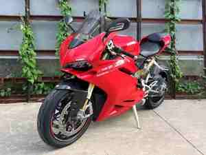 <span class=keywords><strong>Ducati</strong></span> 1299 Panigale S Moto Sportiva da Corsa Stradale con Motore a Benzina ad Alte Prestazioni - Product Image 5