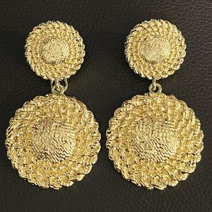 Vente en gros <span class=keywords><strong>de</strong></span> boucles <span class=keywords><strong>d</strong></span>'oreilles <span class=keywords><strong>de</strong></span> fête pour femmes nouvelle mode boucles <span class=keywords><strong>d</strong></span>'oreilles <span class=keywords><strong>chapeau</strong></span> <span class=keywords><strong>de</strong></span> <span class=keywords><strong>paille</strong></span> style italien plaqué or 18 carats - Product Image 5