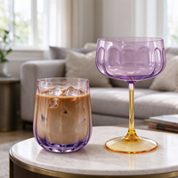 Lot de verres à cocktail et gobelets bicolores en verre cannelé arqué violet et ambre, prix usine sur mesure