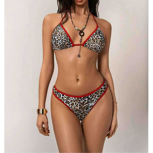 कस्टम तेंदुए प्रिंट हैलटर बिकनी टॉप और थोंग स्ट्रिंग बिकनी महिलाओं के लिए सामने लोगो के साथ सेट - Product Image 5