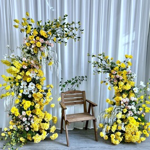 Arche florale assortie style forêt jaune, fleurs de mariage jaune-vert avec mur de fond pour diffusion en direct, produits finis - Product Image 1
