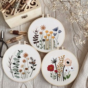 Simples Padrão Carimbado Floral DIY <span class=keywords><strong>Cross</strong></span> <span class=keywords><strong>Stitch</strong></span> Kit com 20cm Hoop Starter Costura e Bordados <span class=keywords><strong>Set</strong></span> - Product Image 3