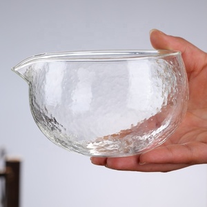 Bol à matcha <span class=keywords><strong>Benuo</strong></span> Unique Matcha Chawan en verre texturé résistant à la chaleur avec bec verseur - Product Image 3