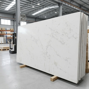 Lastra di Quarzo Bianco Calacatta Lucidato 3200x1600, Design Moderno per Piani di Lavoro in Quarzo per Uso Alberghiero - Product Image 4