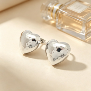 Regalo de San Valentín de moda, pendientes retro elegantes con forma de corazón de melocotón en 3D, hipoalergénicos, de acero inoxidable, con textura martillada - Product Image 1