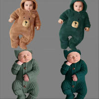 Nieuwe warme winterjumpsuit voor pasgeborenen, leren lopen leren, fluwelen dikke jumpsuit met lange mouwen voor jongens en meisjes, zachte pyjama