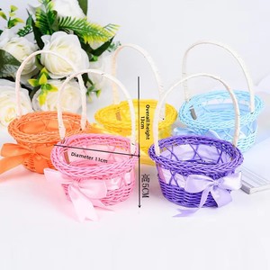 Panier <span class=keywords><strong>de</strong></span> Pâques en rotin tressé à la main avec motif festonné et nœud, panier cadeau écologique pour la <span class=keywords><strong>chasse</strong></span> aux œufs <span class=keywords><strong>de</strong></span> Pâques - Product Image 1